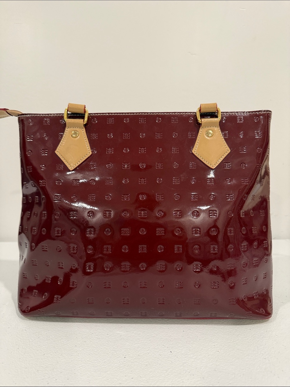 Arcadia Burgundy Patent Leather Shoulder Bag with Gold Plaque - Picture 11 of 11